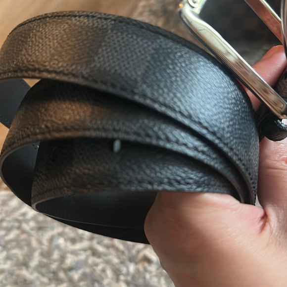 Black Leather Men's Belt - Picture 3 of 7